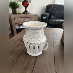 PartyLite Retired Villa Bianca Scentglow Electric Wax Warmer